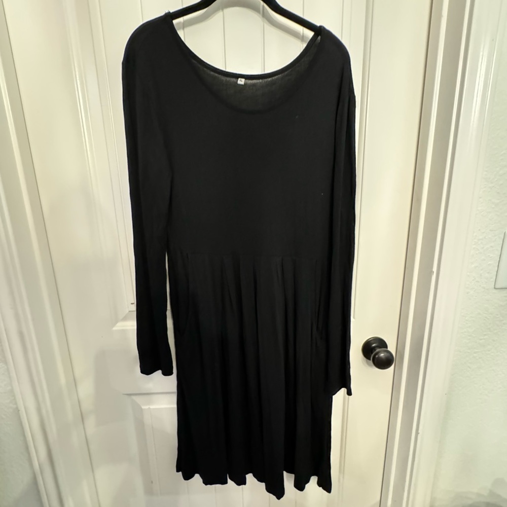 Soft Tshirt Stretchy Dress w Long Sleeves & Pockets